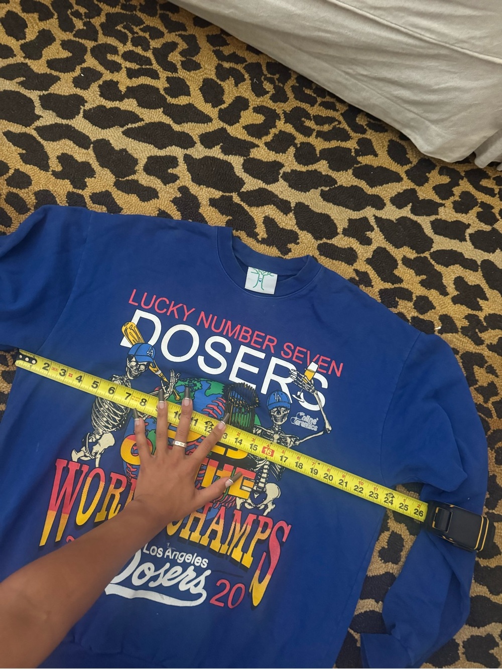 Los Angeles Blue Graphic Sweater - Picture 3 of 4